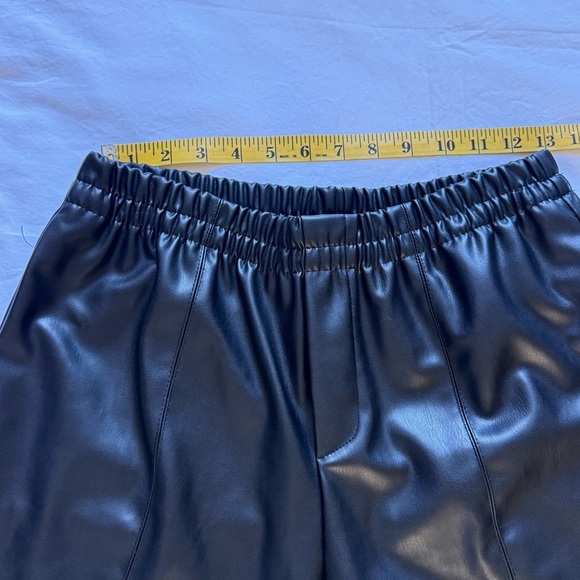 Zara Women’s Jogger Size S Black Eco Leather Urban Pants
Chic/Casual - Picture 8 of 9
